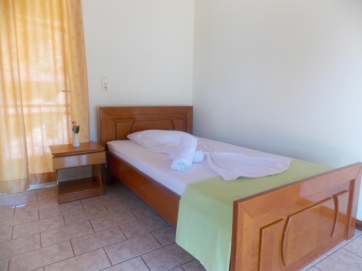 Hotel Dea Sarande Bagian luar foto