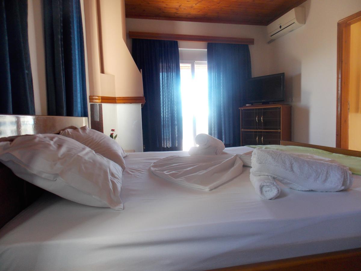 Hotel Dea Sarande Bagian luar foto
