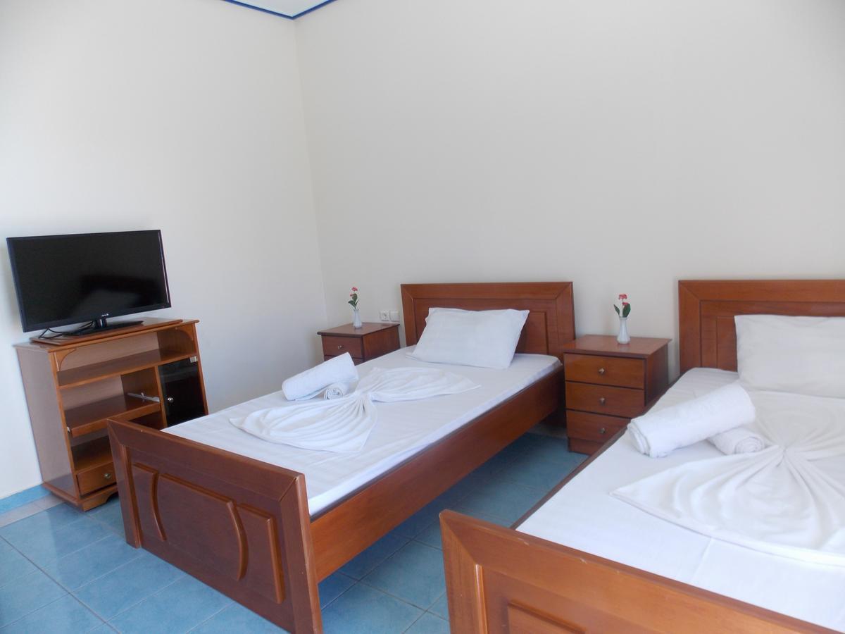 Hotel Dea Sarande Bagian luar foto