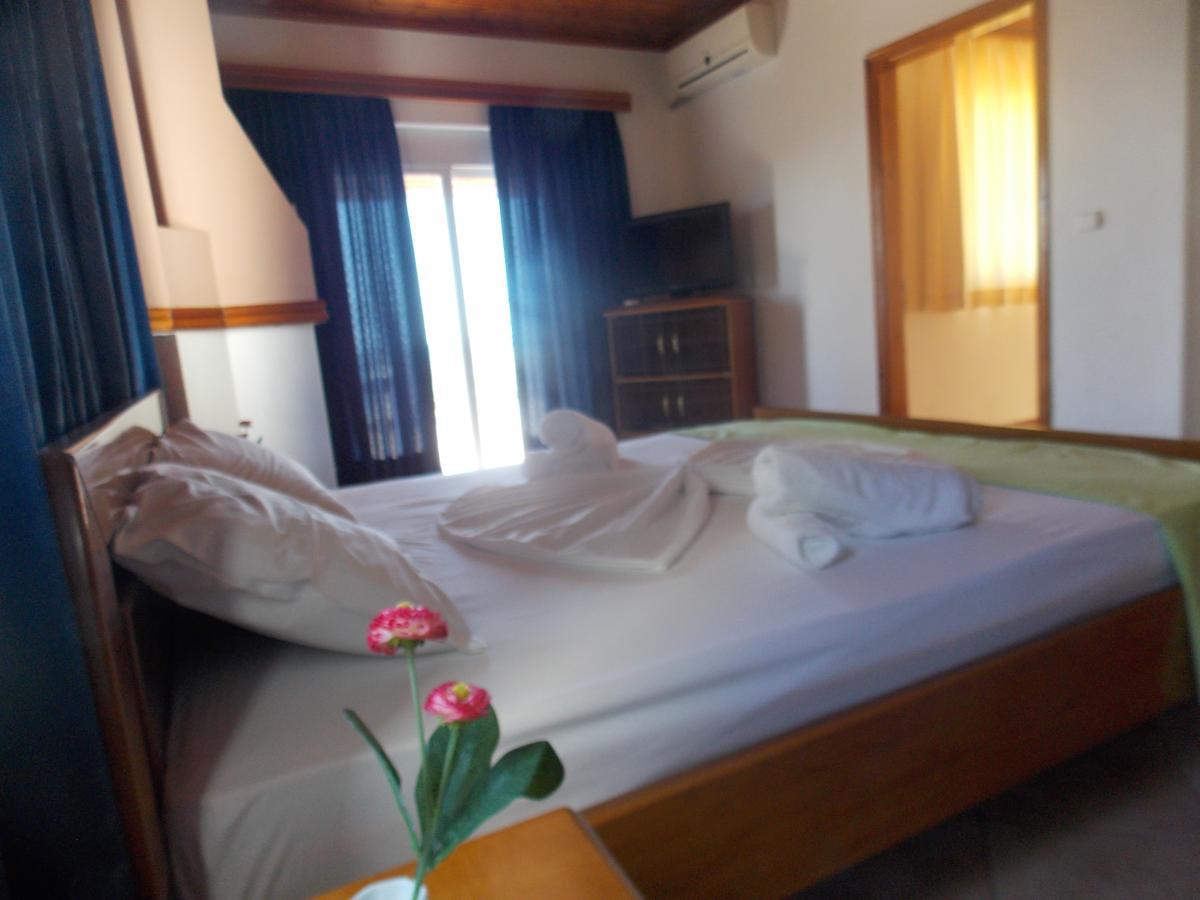 Hotel Dea Sarande Bagian luar foto