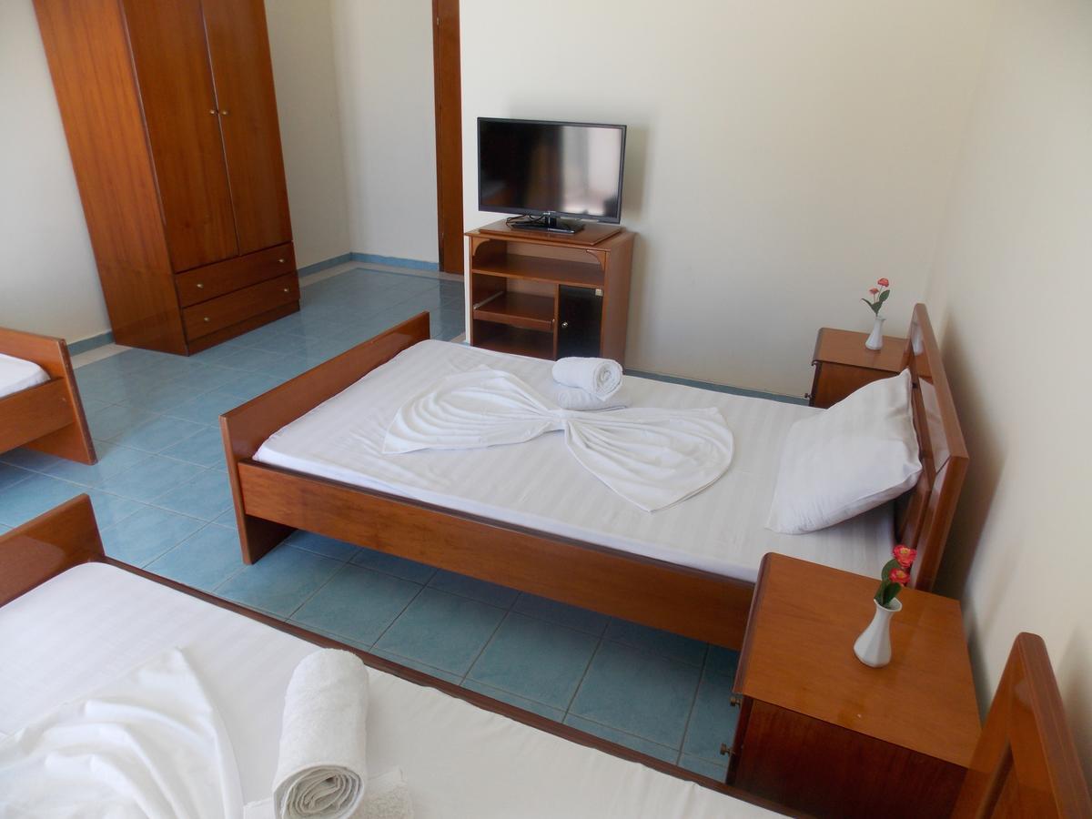 Hotel Dea Sarande Bagian luar foto
