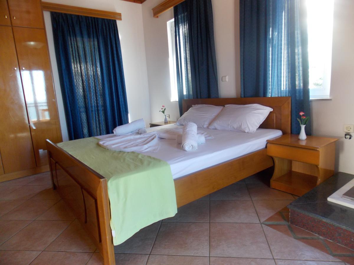 Hotel Dea Sarande Bagian luar foto
