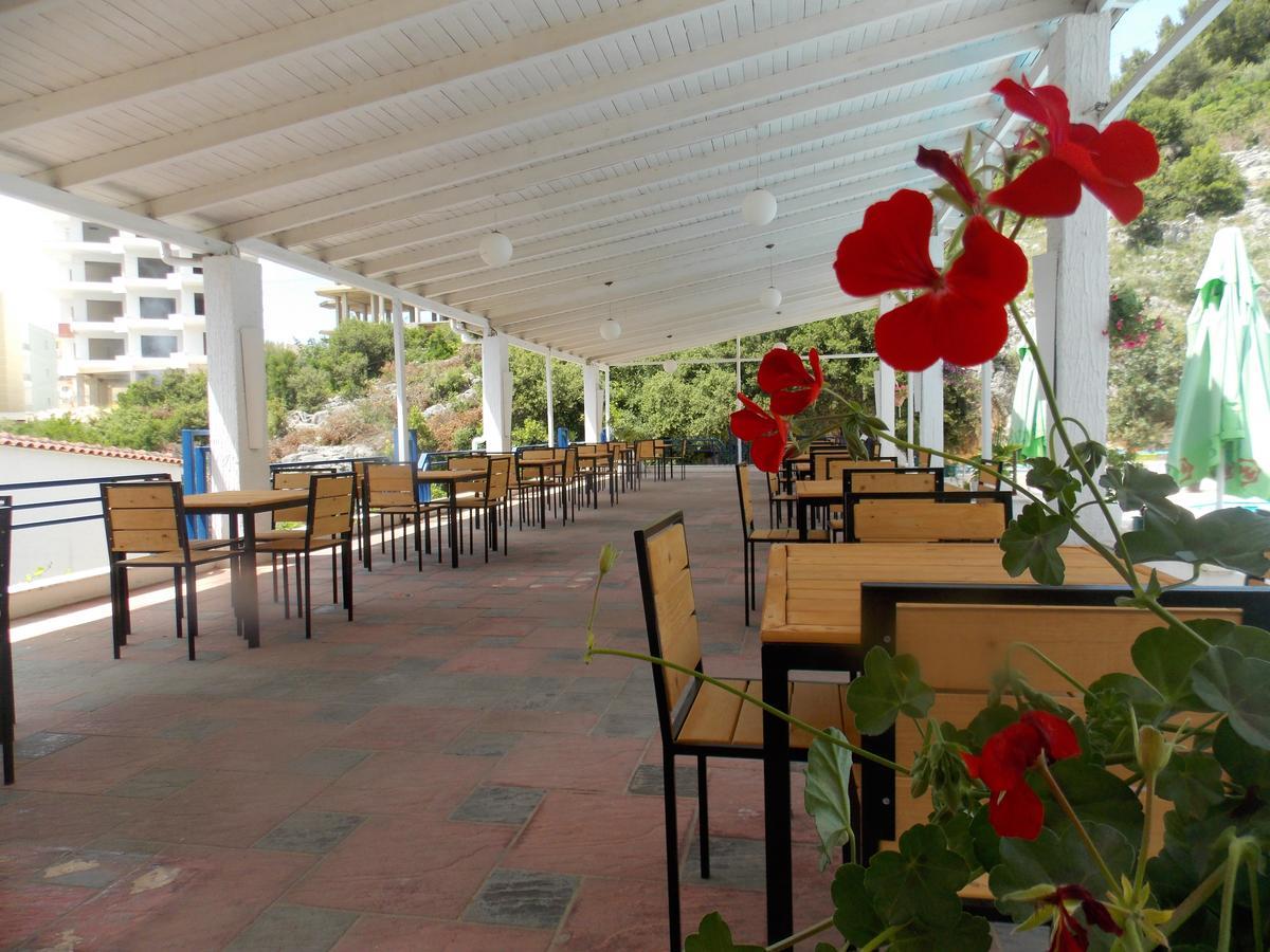 Hotel Dea Sarande Bagian luar foto