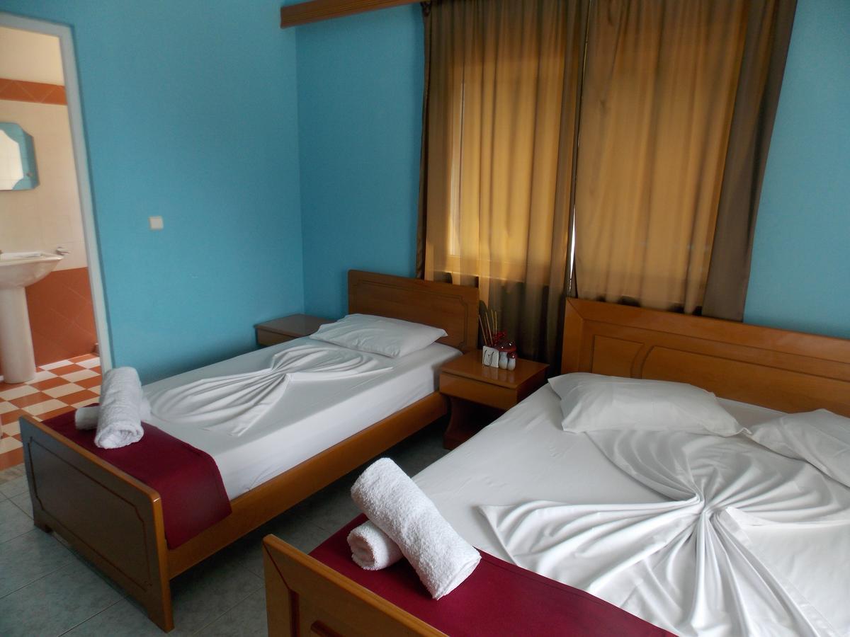 Hotel Dea Sarande Bagian luar foto